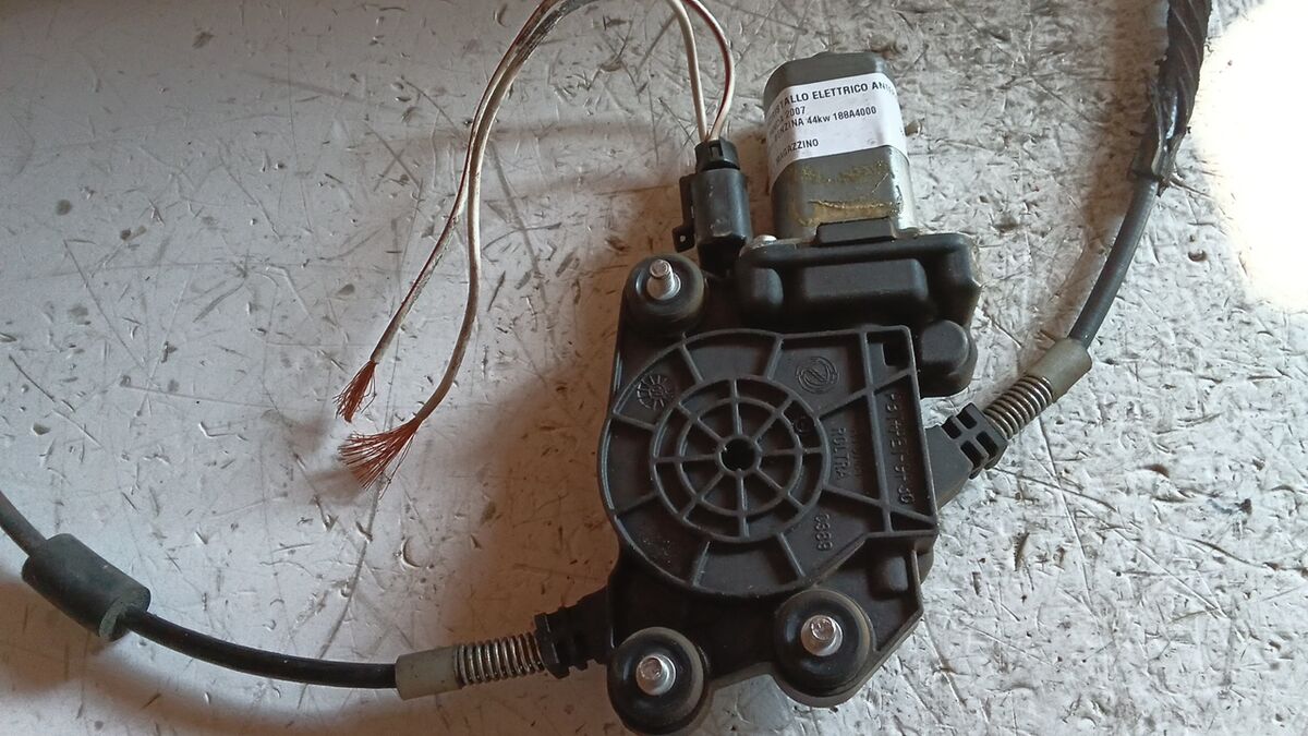 ALZACRISTALLO ANTERIORE SINISTRO FIAT PANDA 2007 2 PIN — foto 2