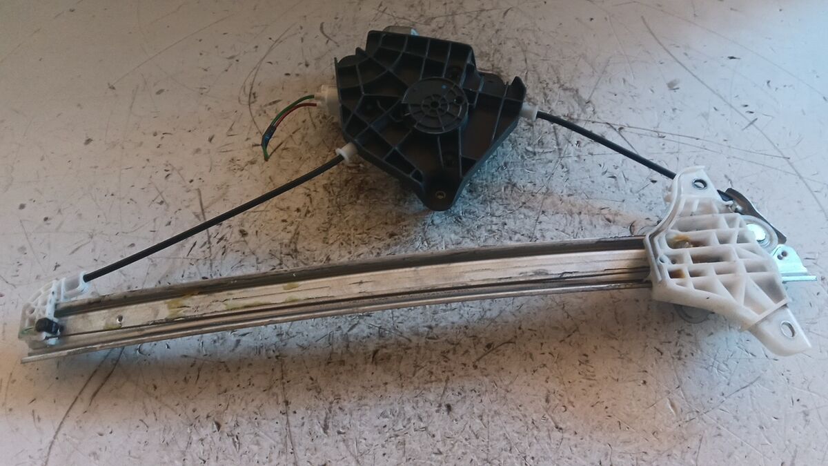 ALZACRISTALLO ANTERIORE SINISTRO TOYOTA AYGO' X 2023 2 PIN 857100H040 — foto 2