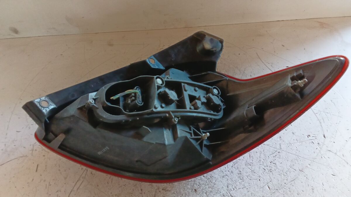 STOP SINISTRO FORD KA 2010 — foto 3