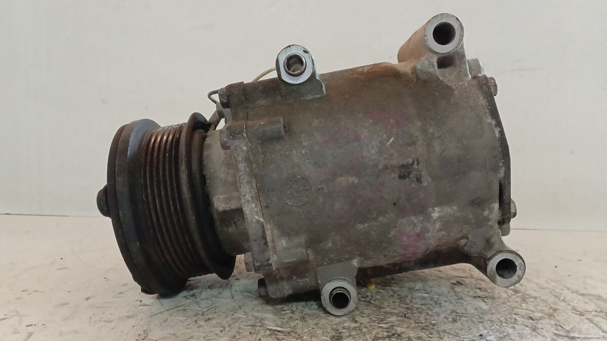 COMPRESSORE A/C FORD FIESTA 2004 1.2 BENZ.